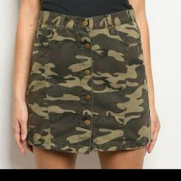 NWOT Camouflage Button Down  denim Mini Skirt -L - Picture 5 of 5